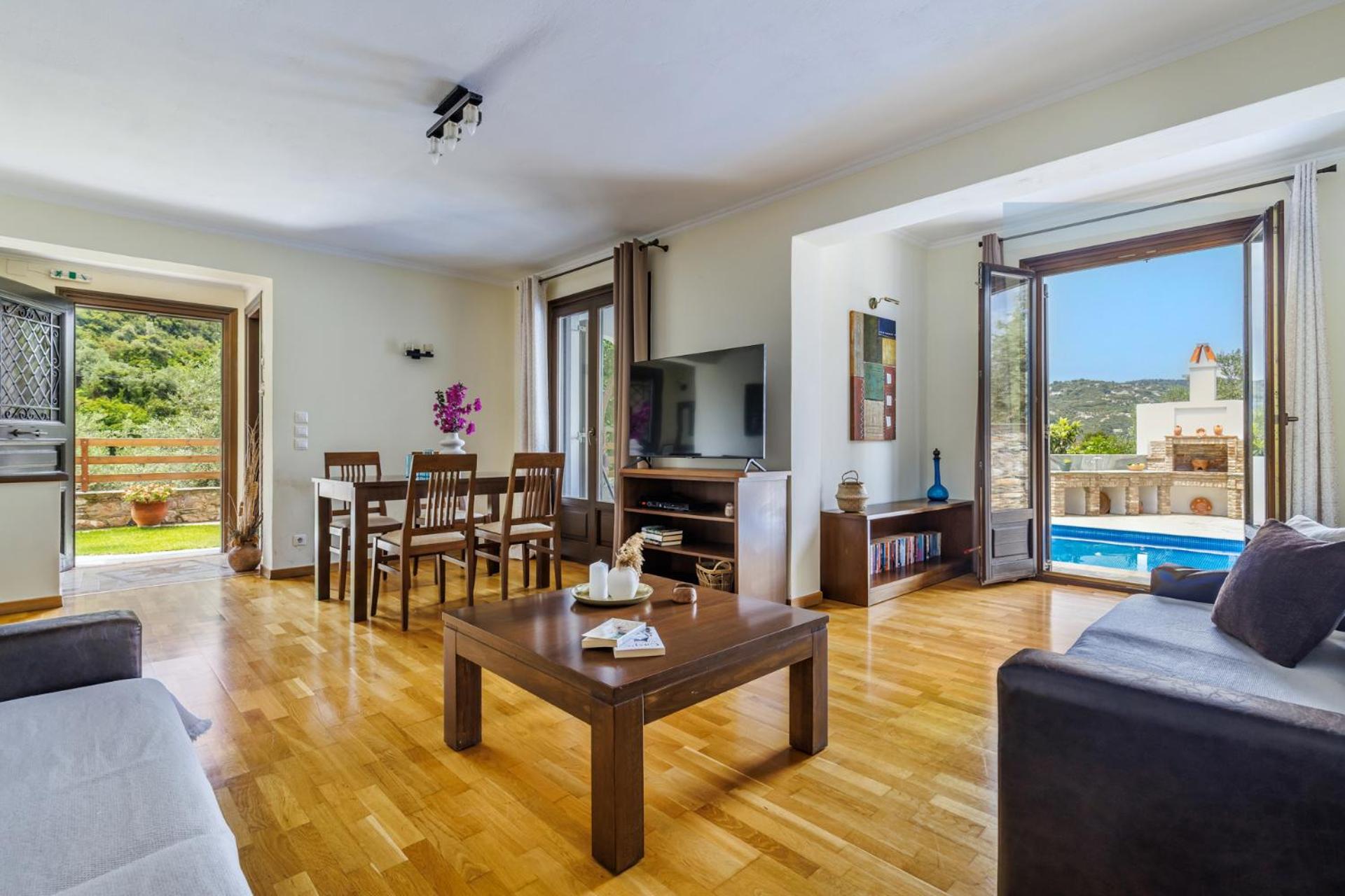 Alexandra Pool Villa - Comfort & Views Near Town view 3