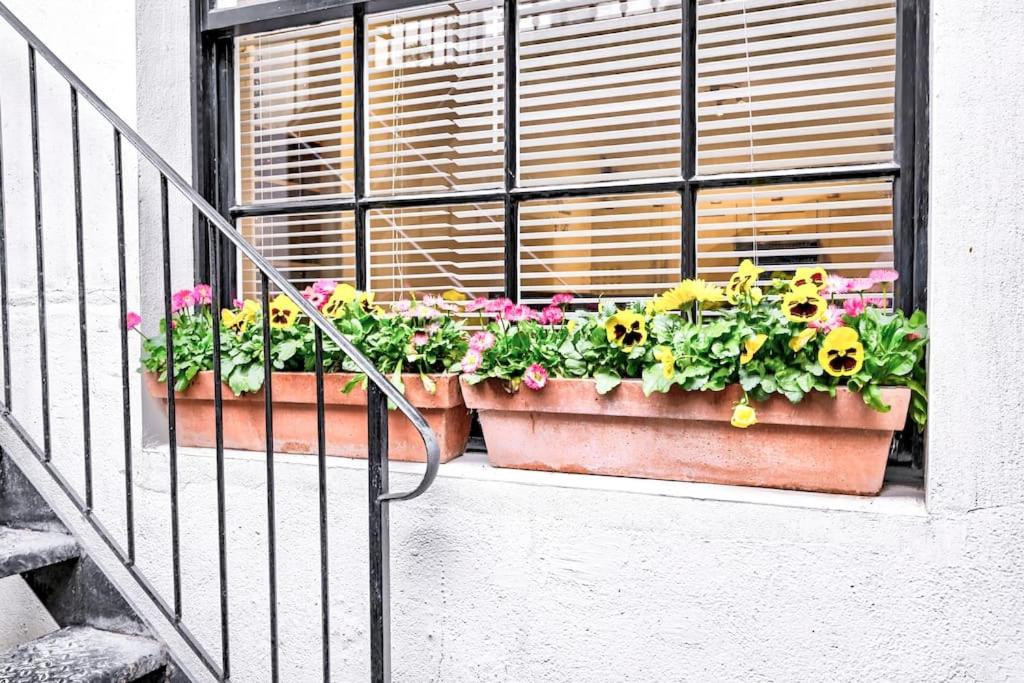 The Perfect Queensway Studio Apartment