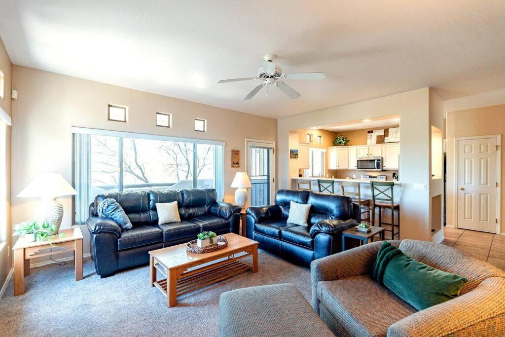 Relaxing Resort-Style 2BR-2BA Condo Retreat - Low Summer Rates! view 3