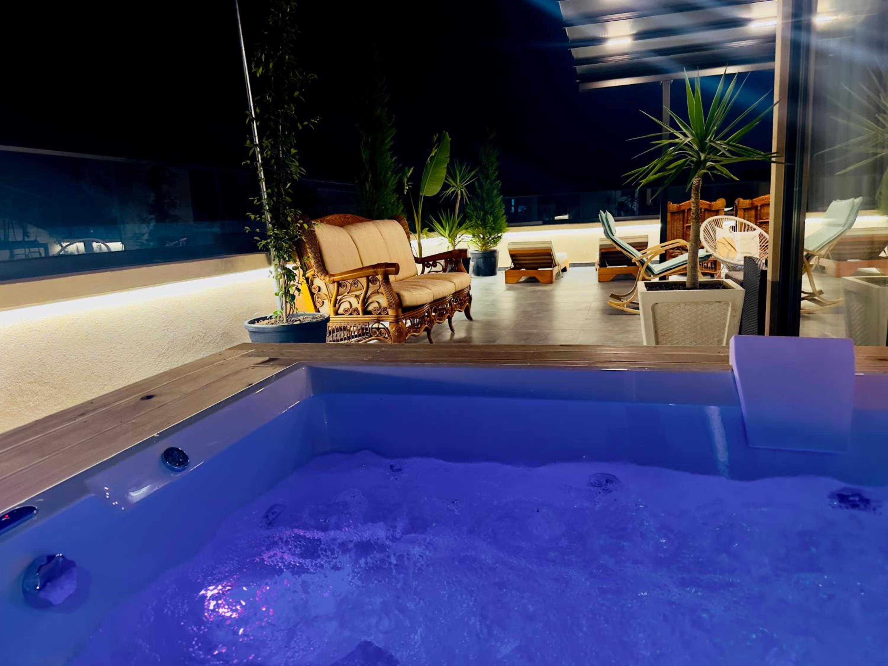 SEA VIEW LUXURY PENTHOUSE