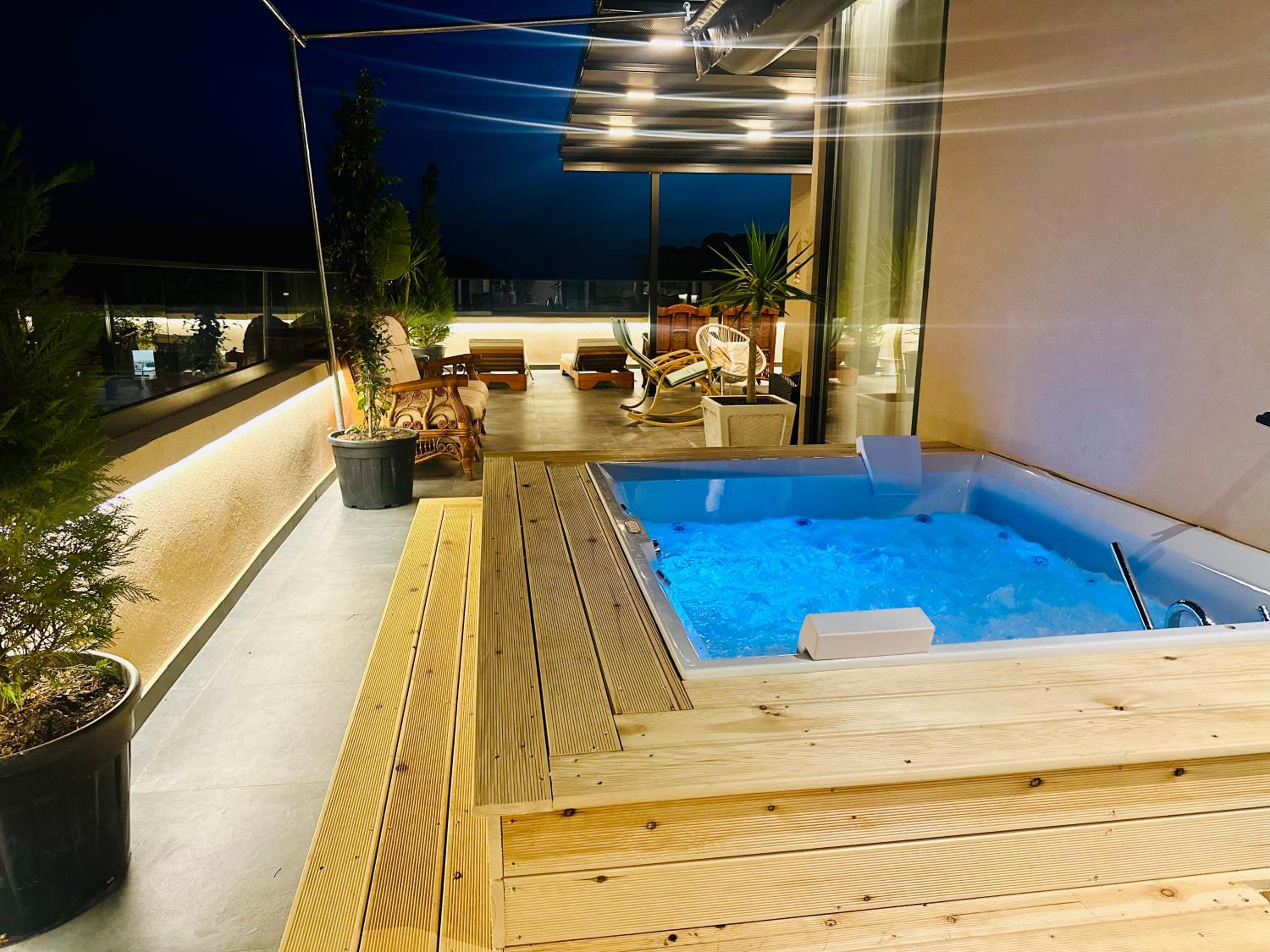 SEA VIEW LUXURY PENTHOUSE