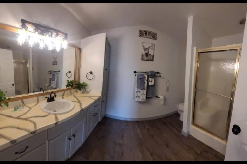 Randy's Place Beautiful 4br With Private Hot tub view 5