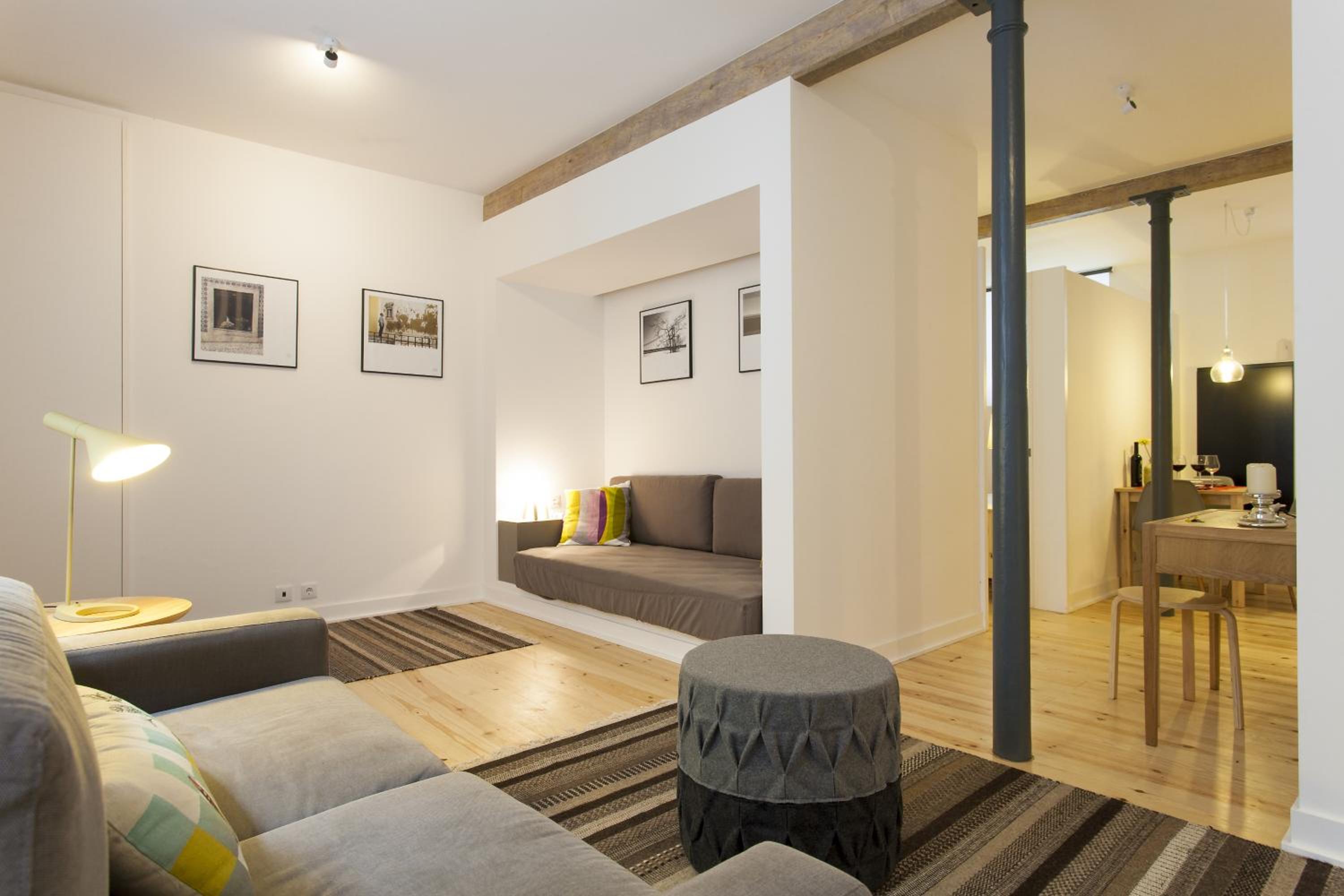 JOIVY Cosy 1-bed flat with workspace in Santa Catarina, moments from Luís de Camões Sq view 4