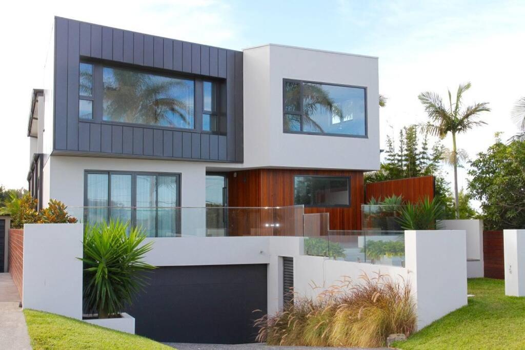 Luxury Holiday Retreat, 5 Bedroom, Dual Beach View