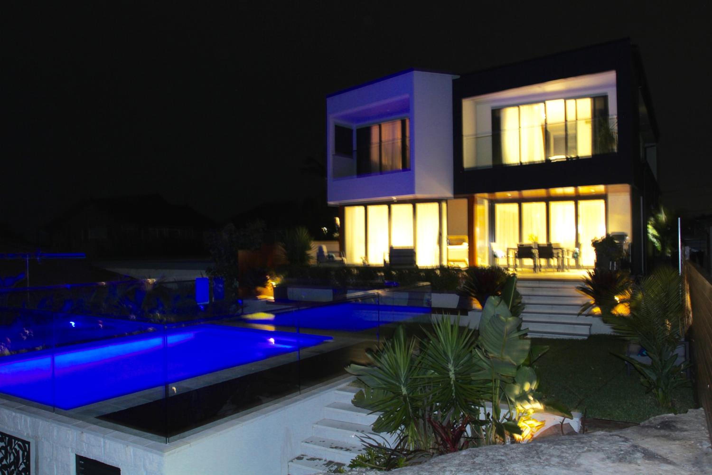 Luxury Holiday Retreat, 5 Bedroom, Dual Beach View