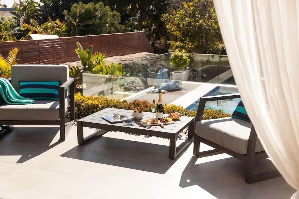 Luxury Holiday Retreat, 5 Bedroom, Dual Beach View