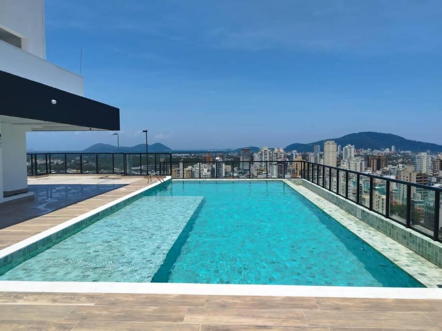 Apartamento Studio Enseada Guarujá 10 min da praia
