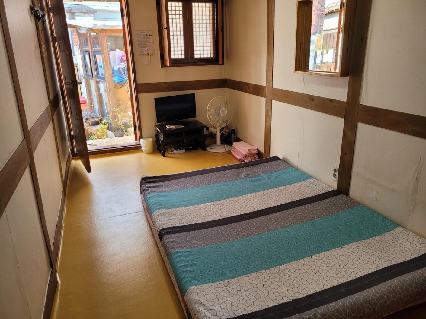 Golmokgil Guesthouse