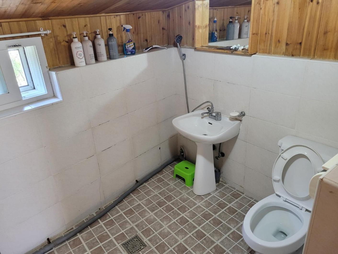 Golmokgil Guesthouse