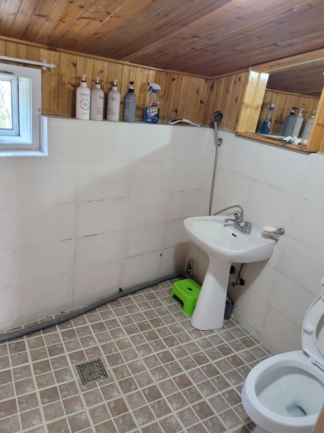 Golmokgil Guesthouse