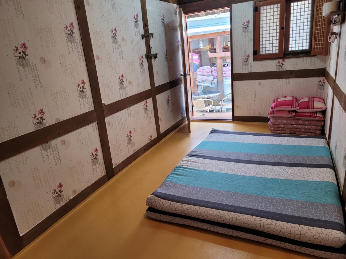 Golmokgil Guesthouse
