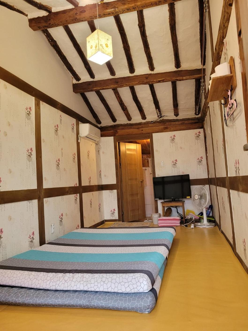 Golmokgil Guesthouse