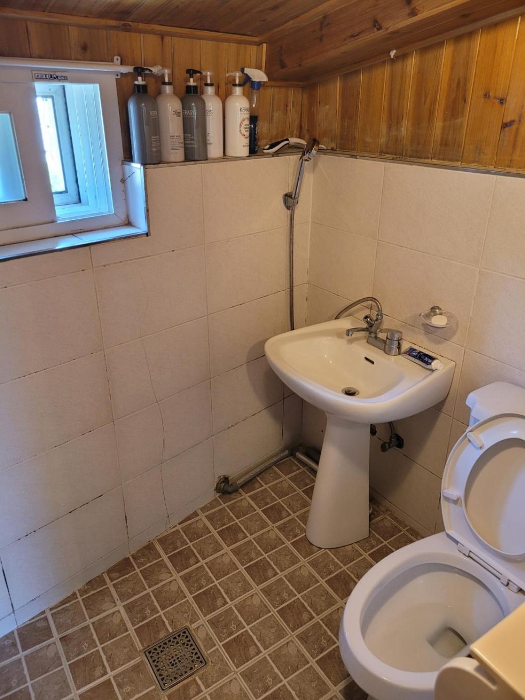 Golmokgil Guesthouse