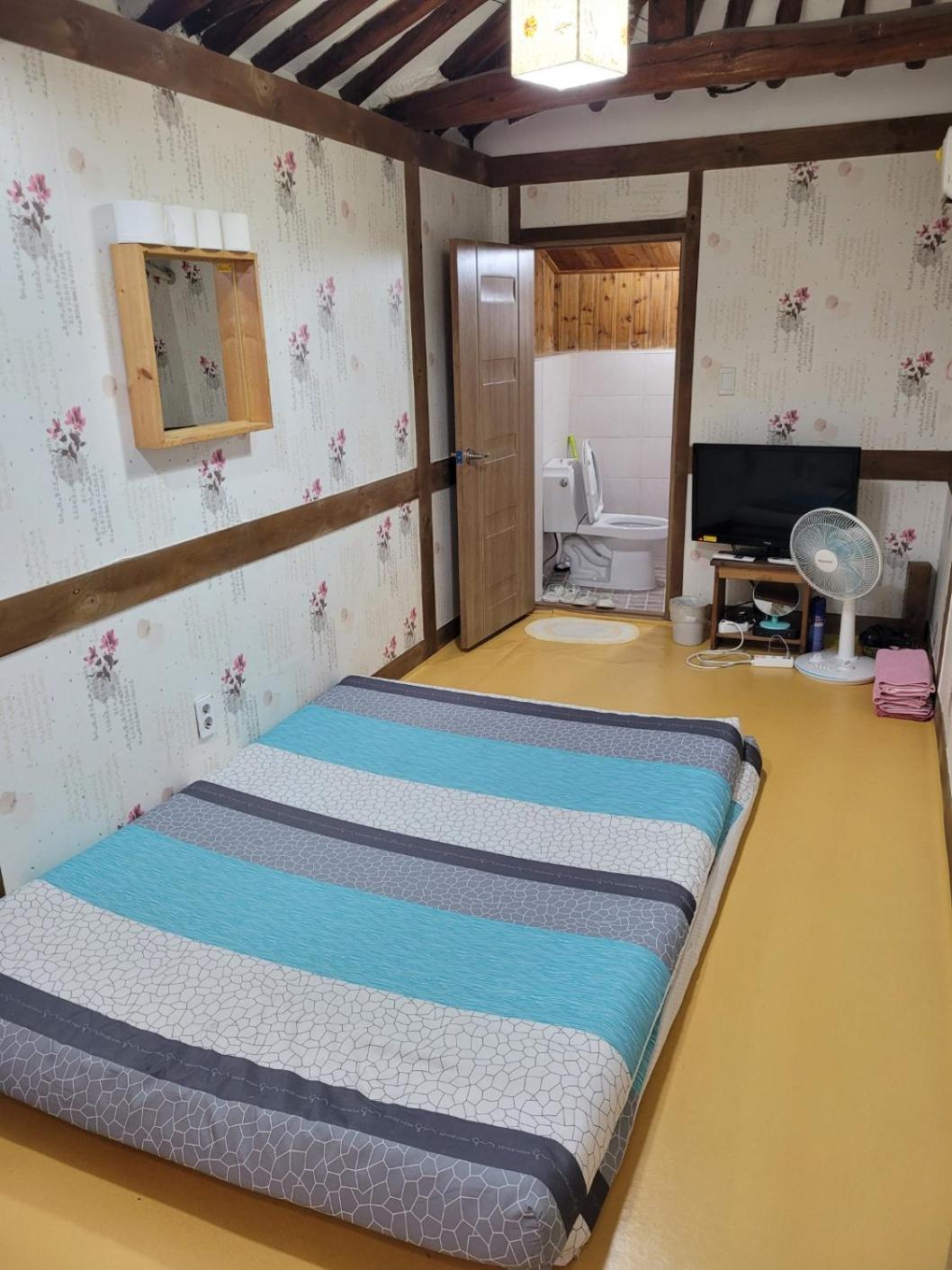 Golmokgil Guesthouse