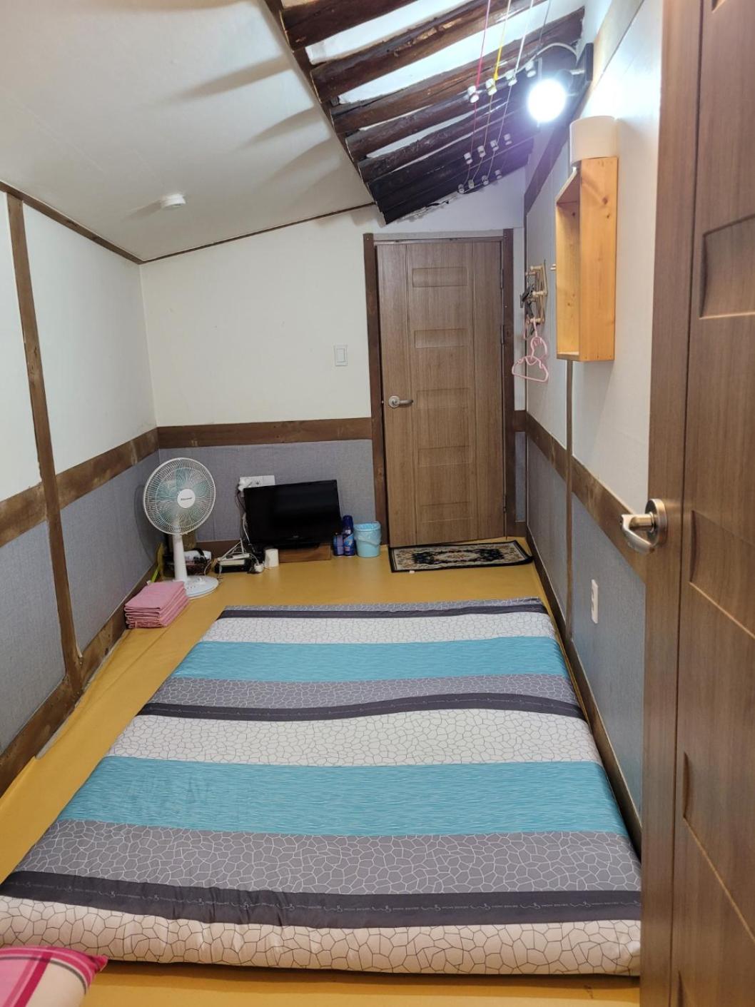 Golmokgil Guesthouse