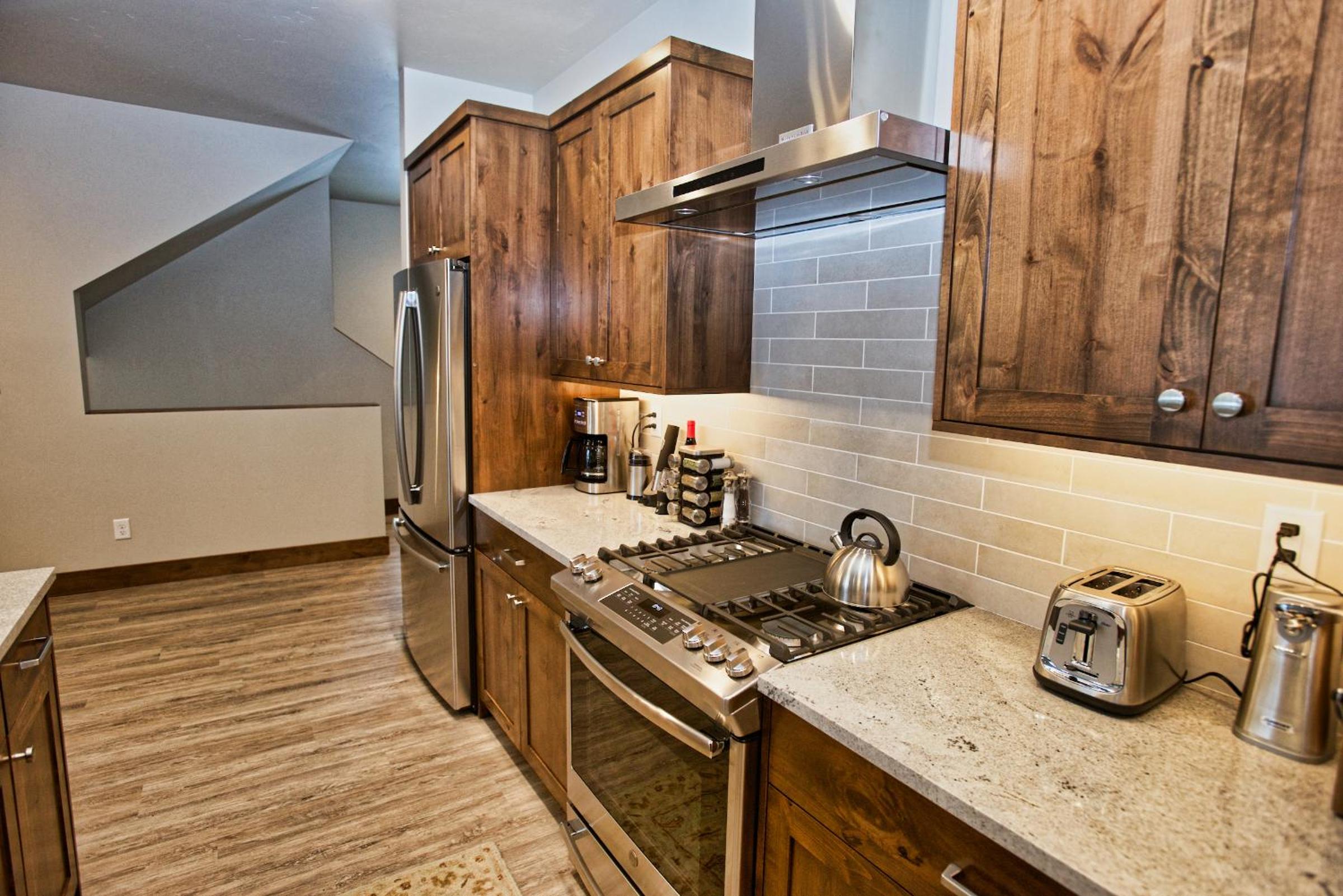 Silverpine Hideaway by Casago McCall - Donerightmanagement view 4