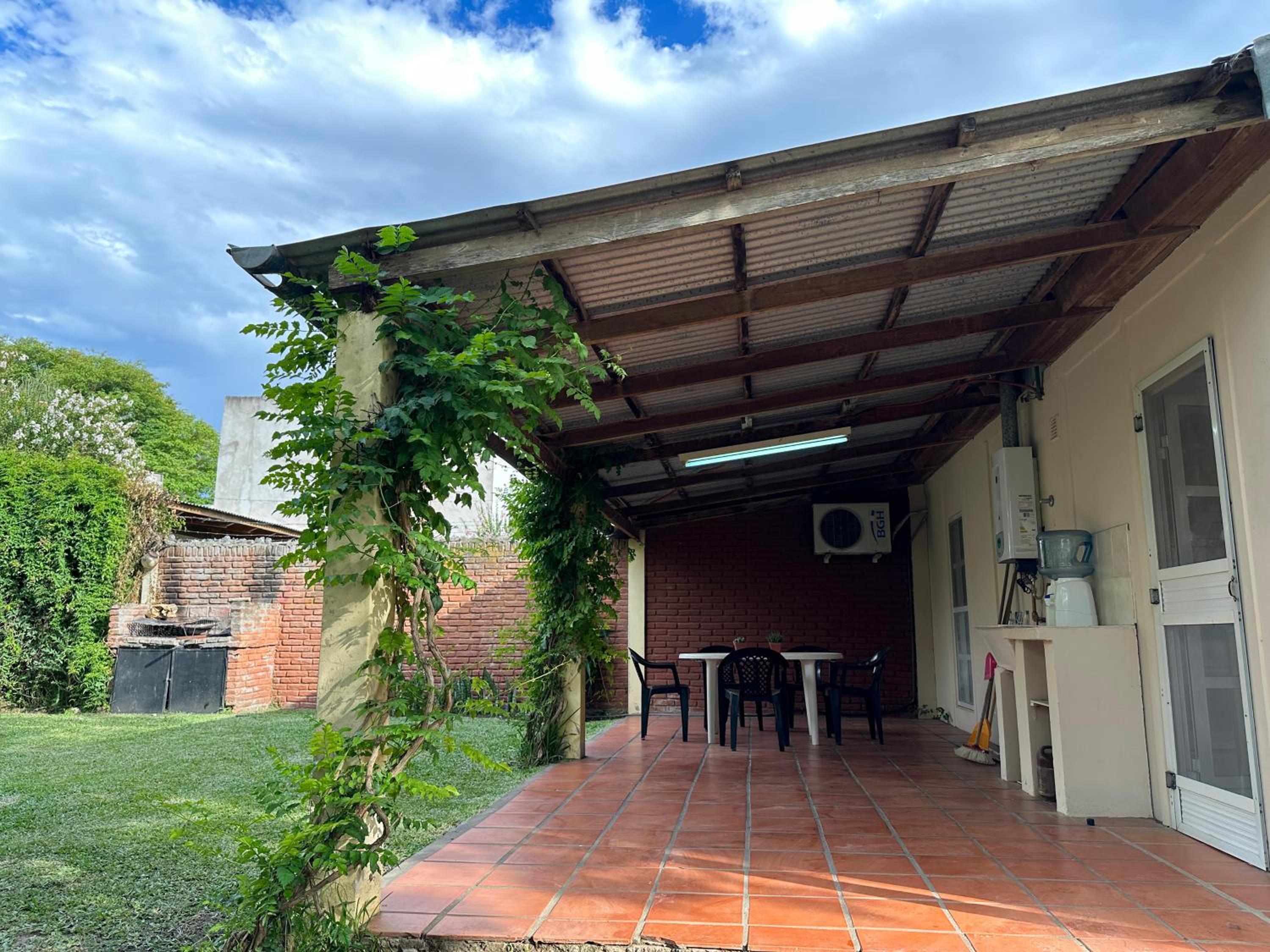 La Casita de los Cholis