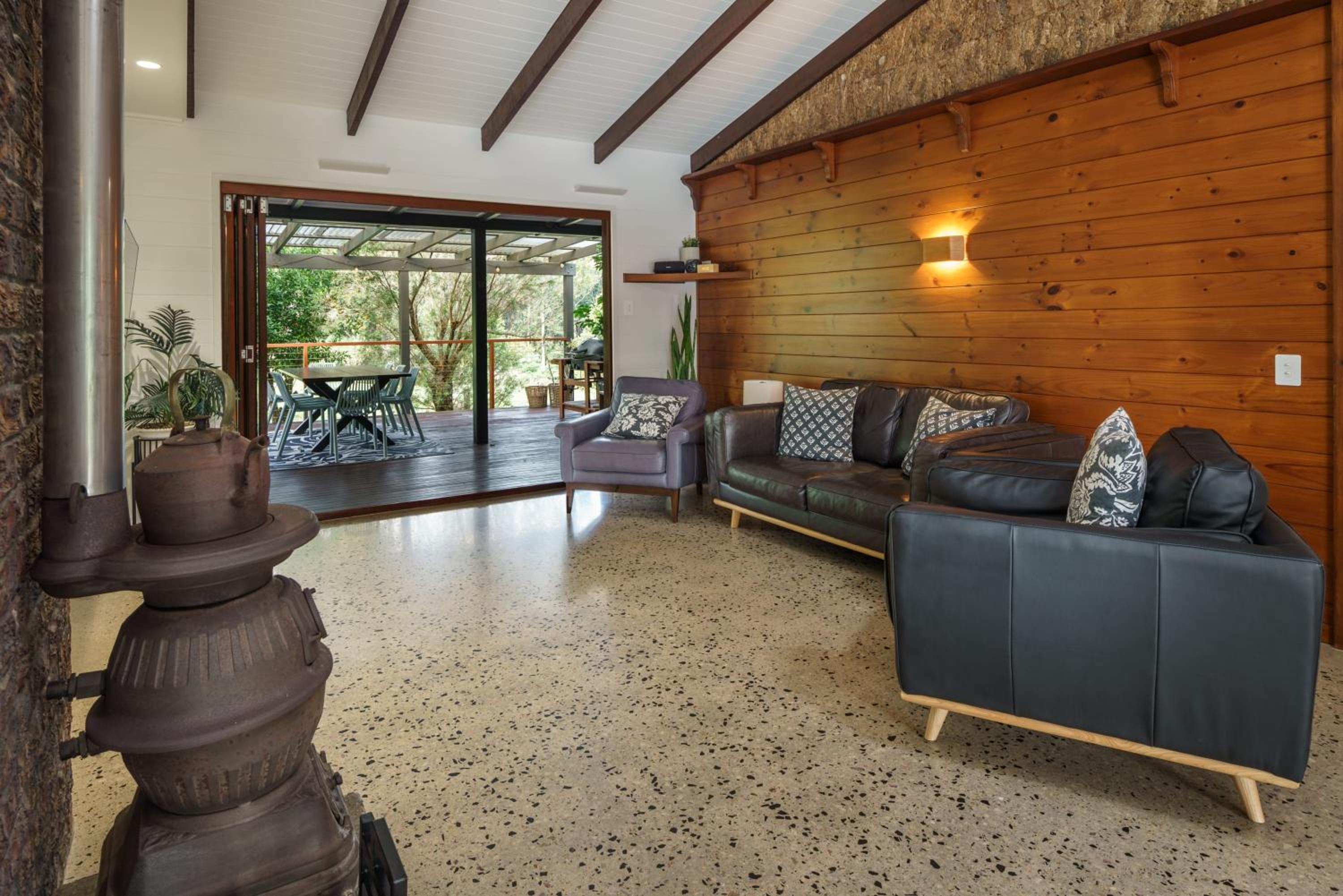 The Hideaway - Chic Farmhouse 15min to beaches