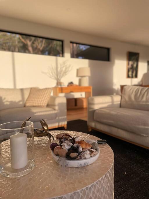White Beach Retreat - Luxury With Water Views