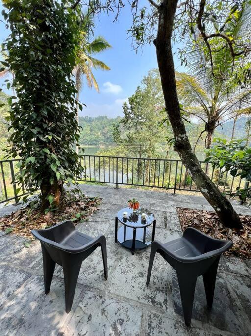 Lakeview Inn Homestay - Entire home view 2