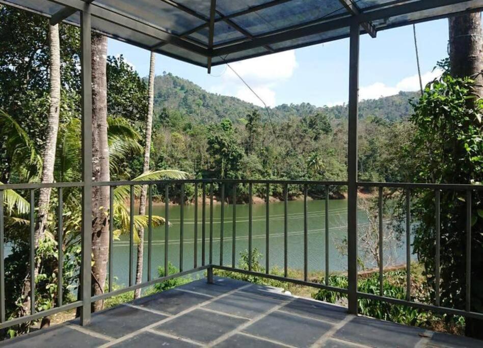 Lakeview Inn Homestay - Entire home view 5