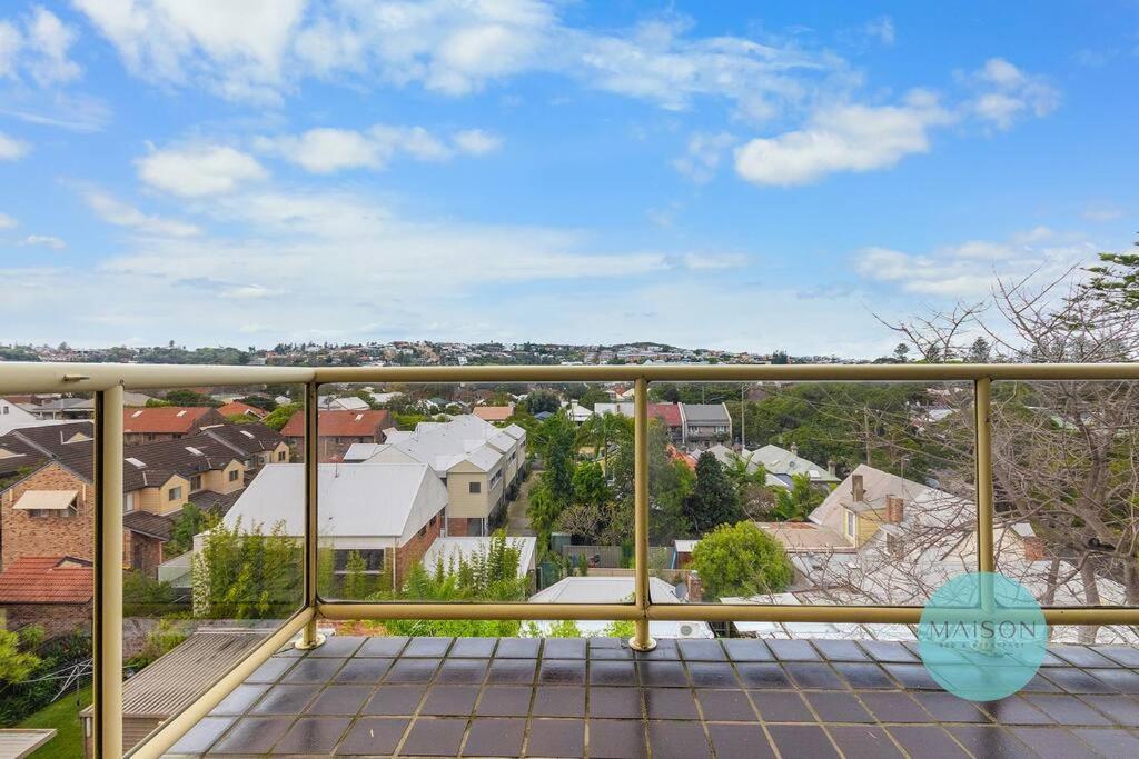 Central Cooks Hill Apartment