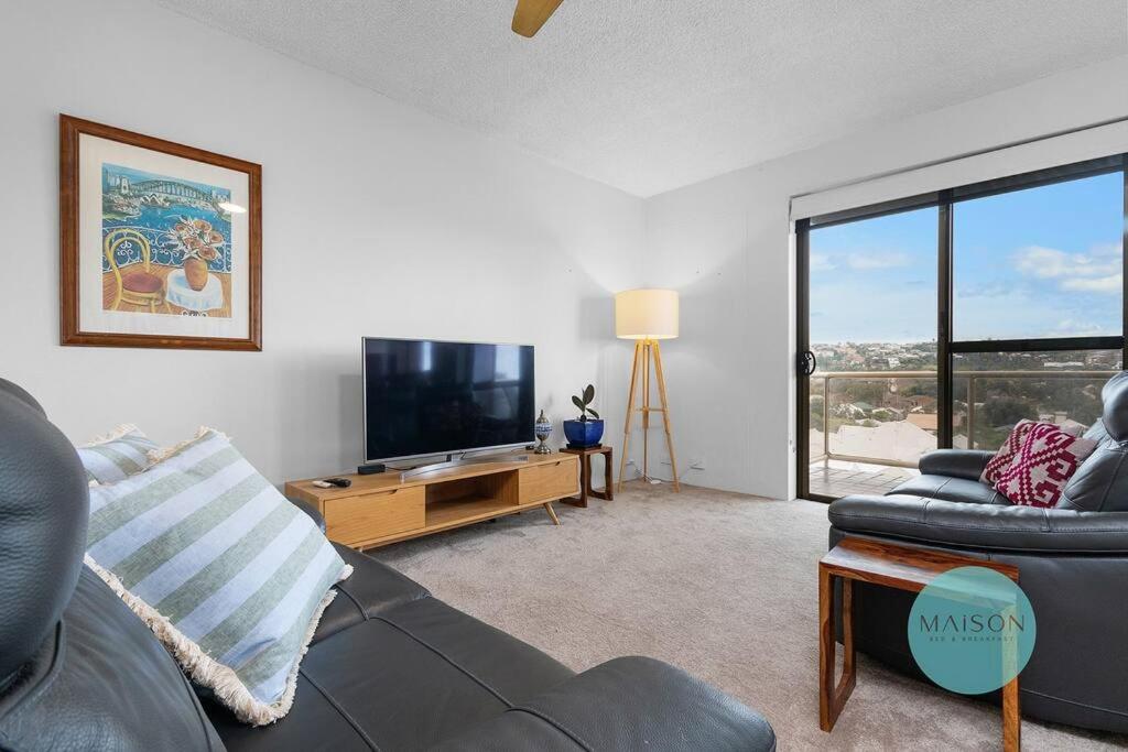 Central Cooks Hill Apartment