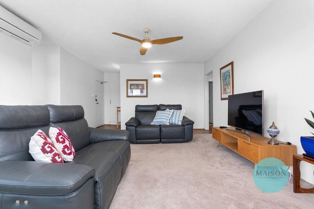 Central Cooks Hill Apartment