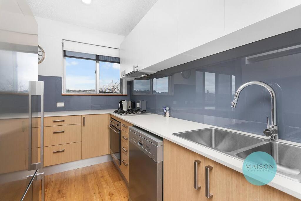 Central Cooks Hill Apartment