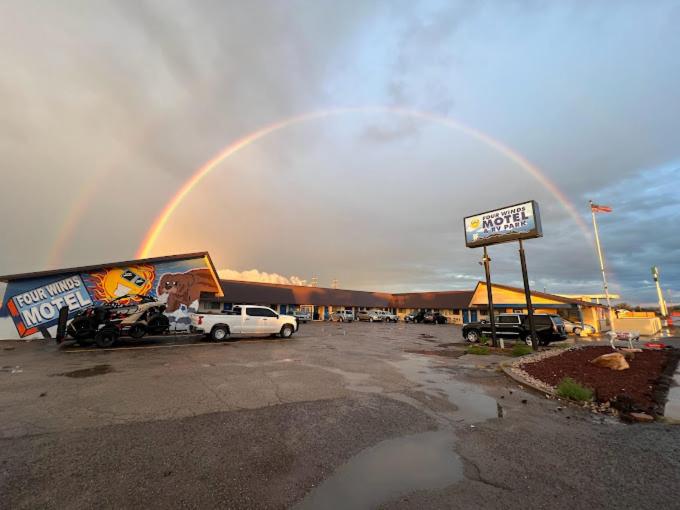 Four Winds Motel & RV Park