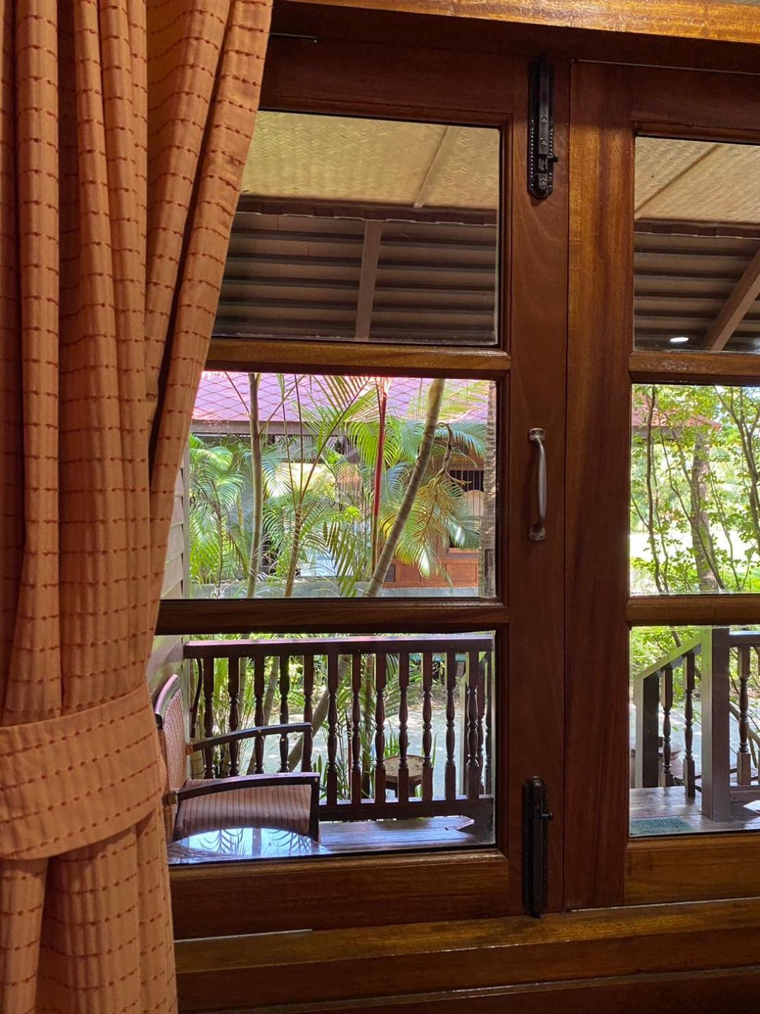 Maikaew Damnoen Resort