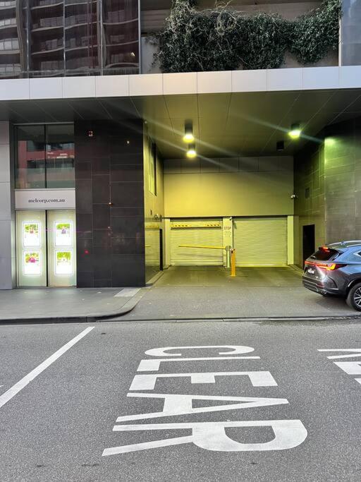 Luxury 2B2B 2 tandem carparks Prima Pearl Southbank next to Casino & City