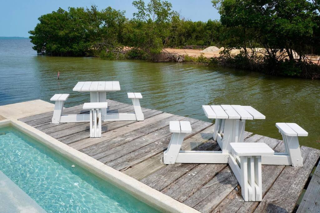 See Belize TRANQUIL Sea View Studio with Balcony & Infinity Pool