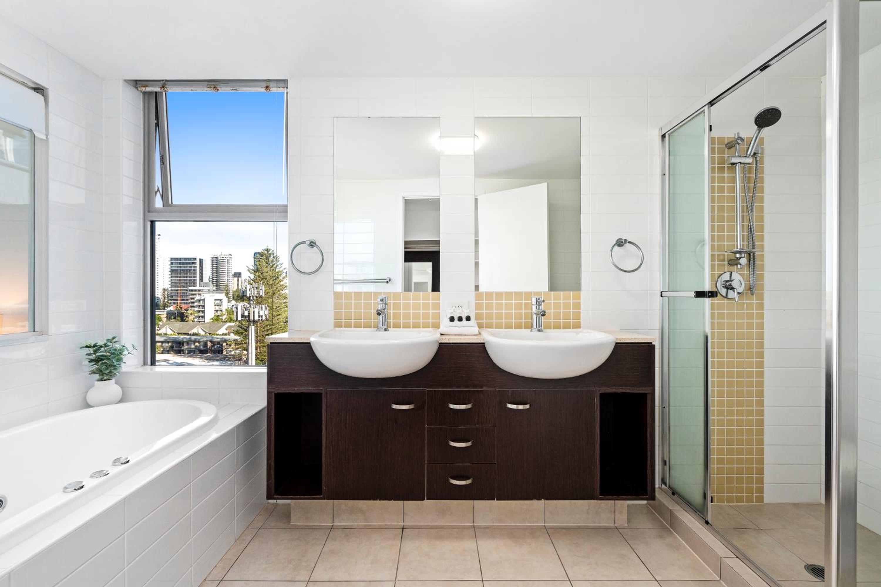 Wings Apartments - Q Stay