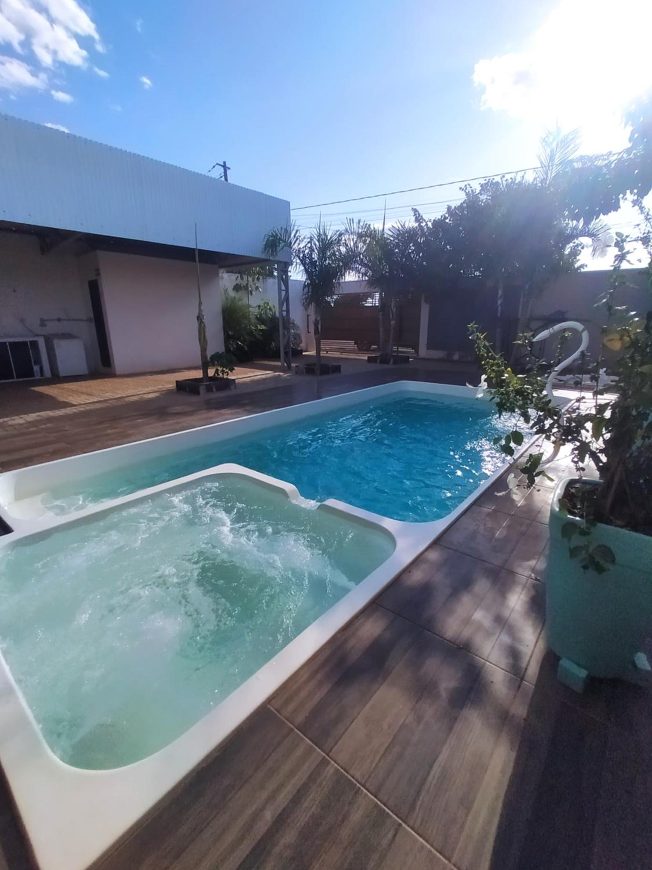 check-in autônomo em Piscina, Hidro, churrasqueira, casa dispondo até 3 quartos, 3 ar, 2b, tudo privativo - Reserva valor 6 hóspedes para abrir os 3 quarto