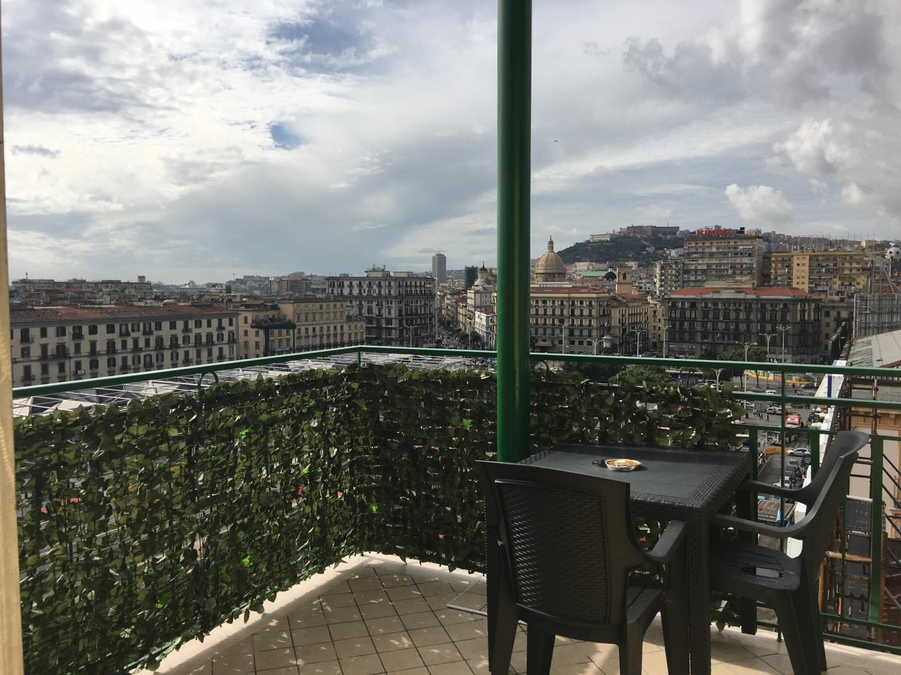 Top Floor Rentrooms Napoli