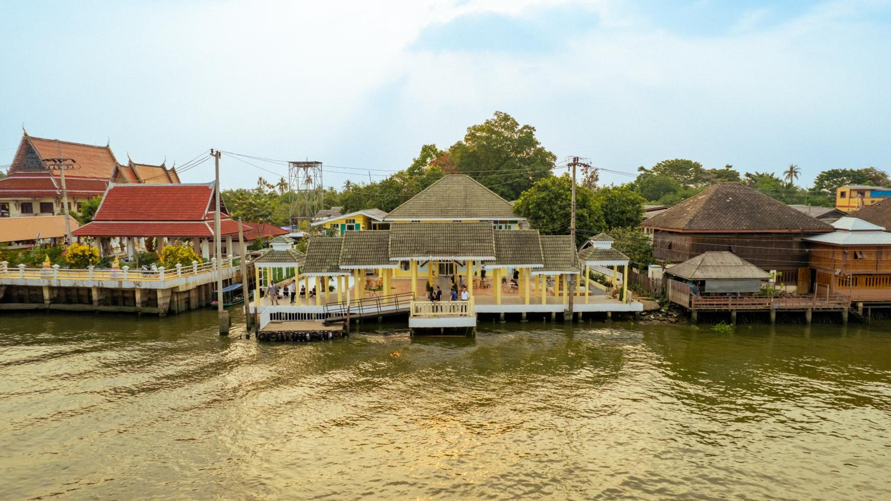 RoomQuest Baan Khun Phra The Iconic Residence