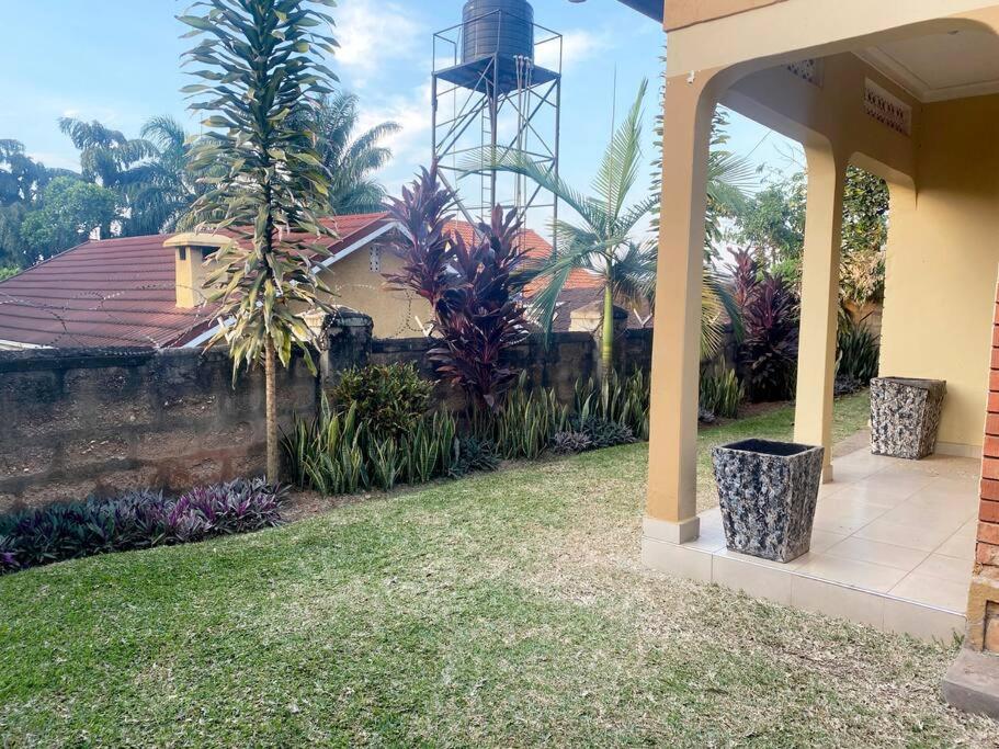 Charming Bungalow with Garden
