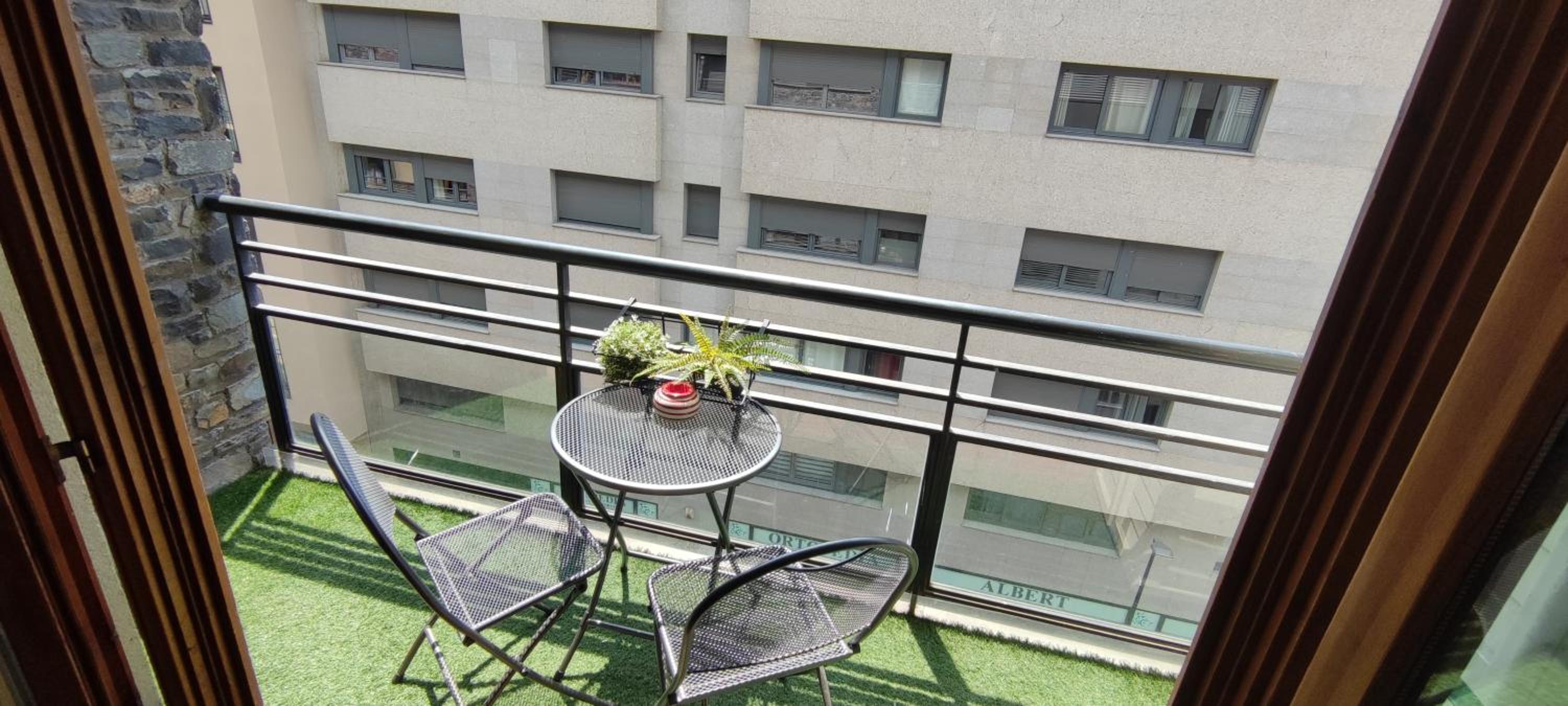 Superb flat in the centre of capital, ski, Caldea