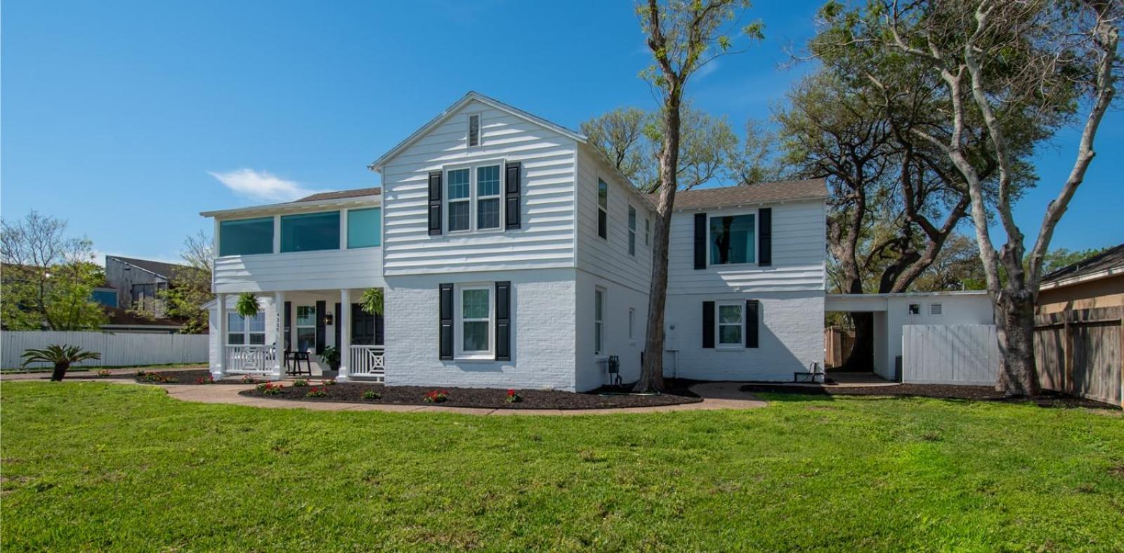Coastal Elegance Unveiled view 5