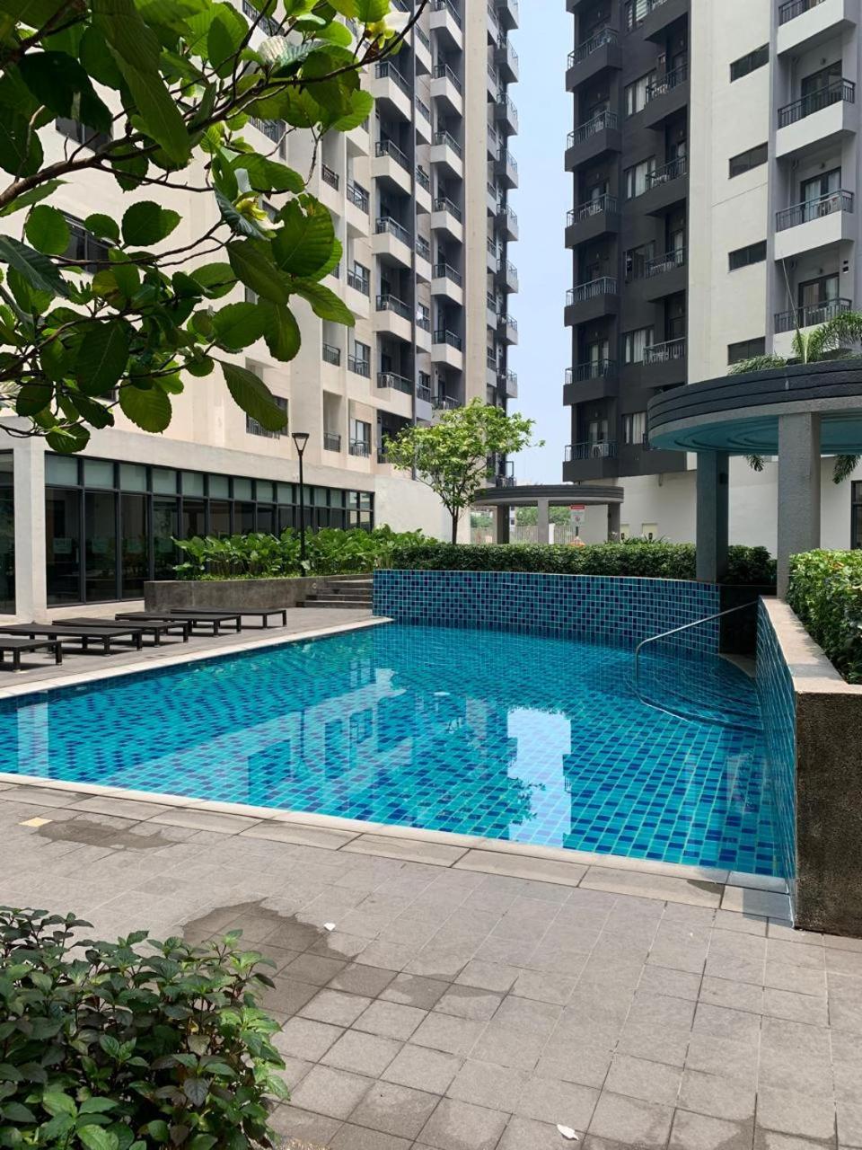 PARANAQUE STAYCATION at SPRING RESIDENCES T3 U1231 view 4