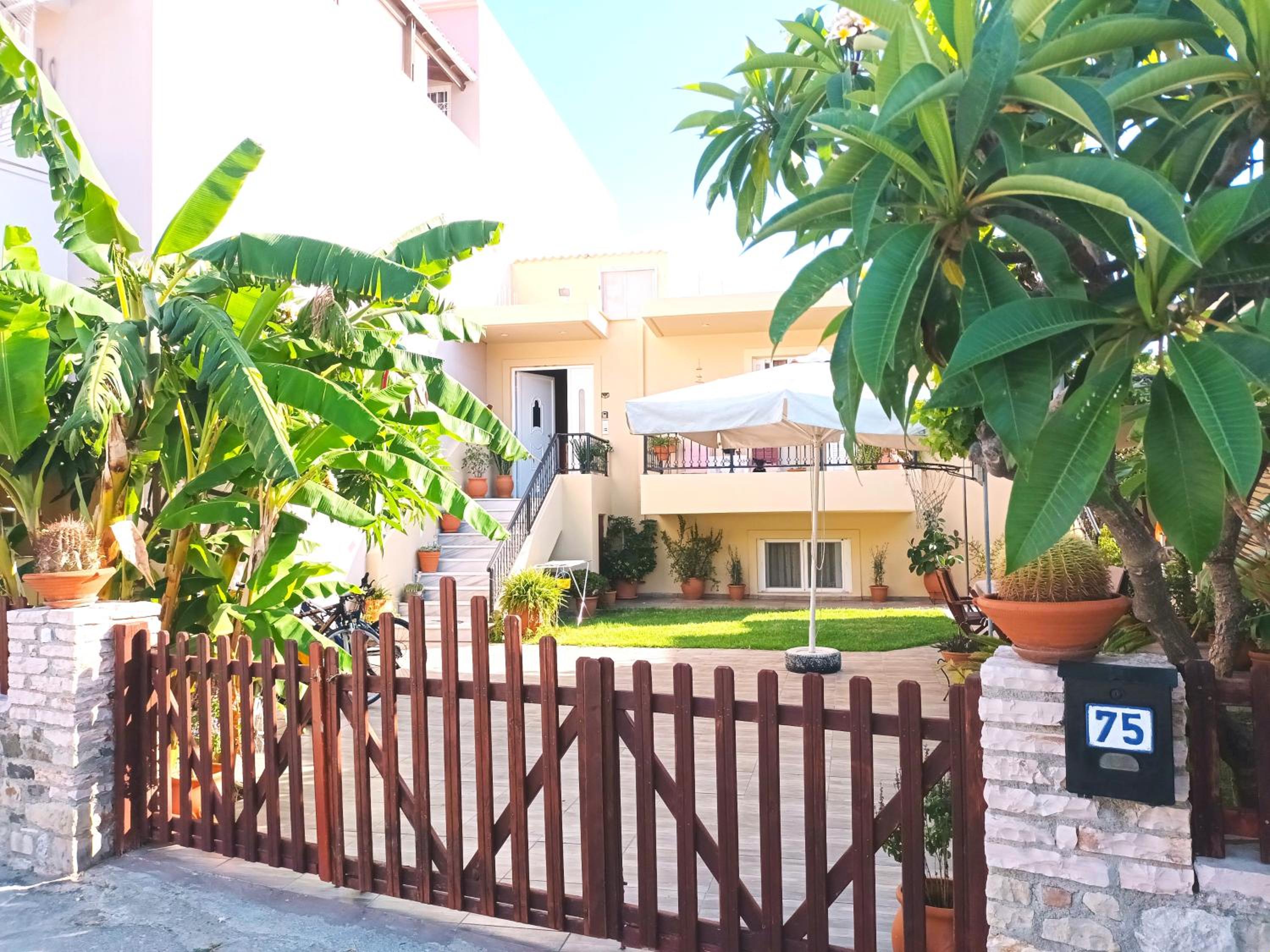 Family yard House kos view 3