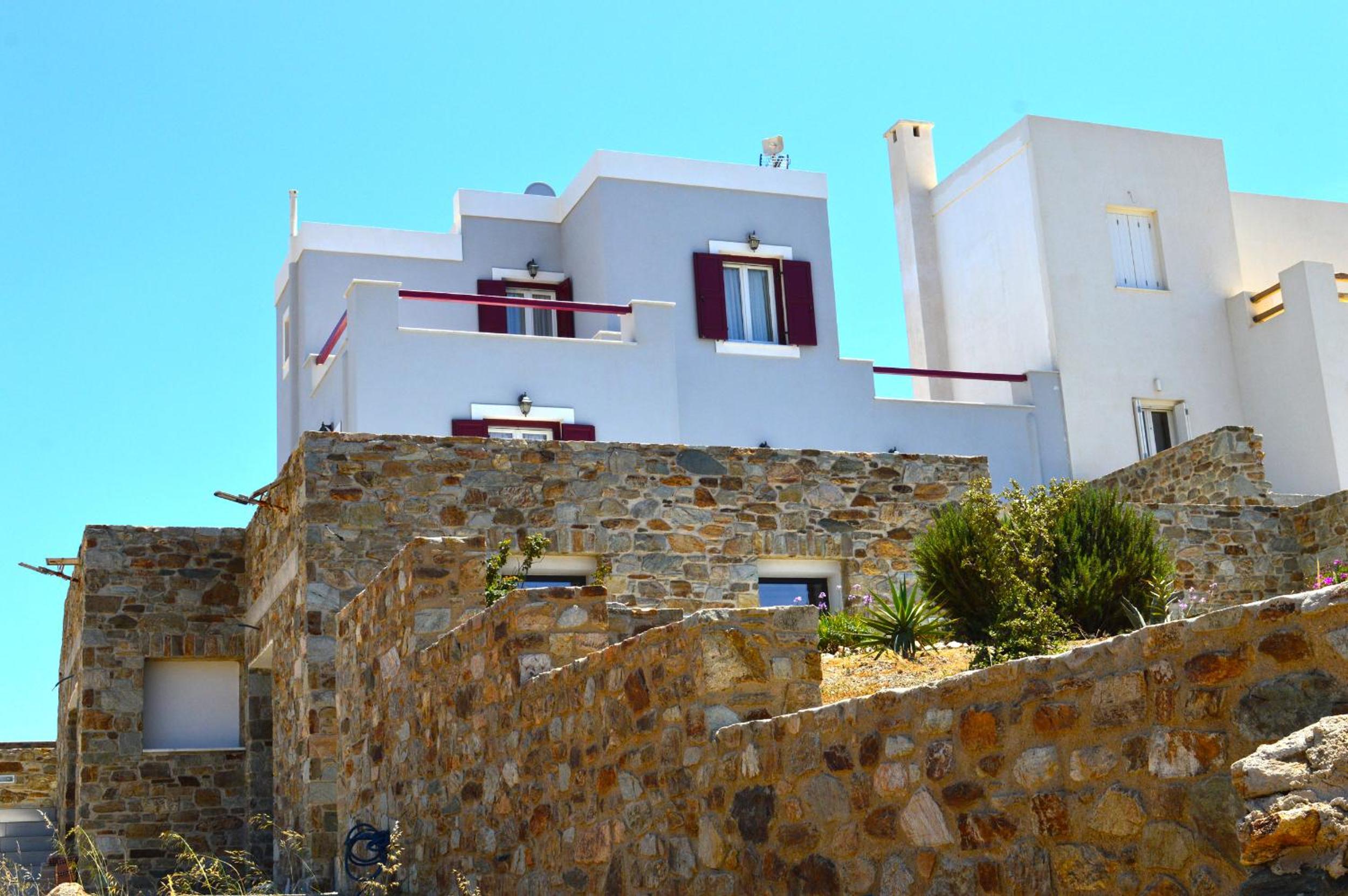 Maoukas House