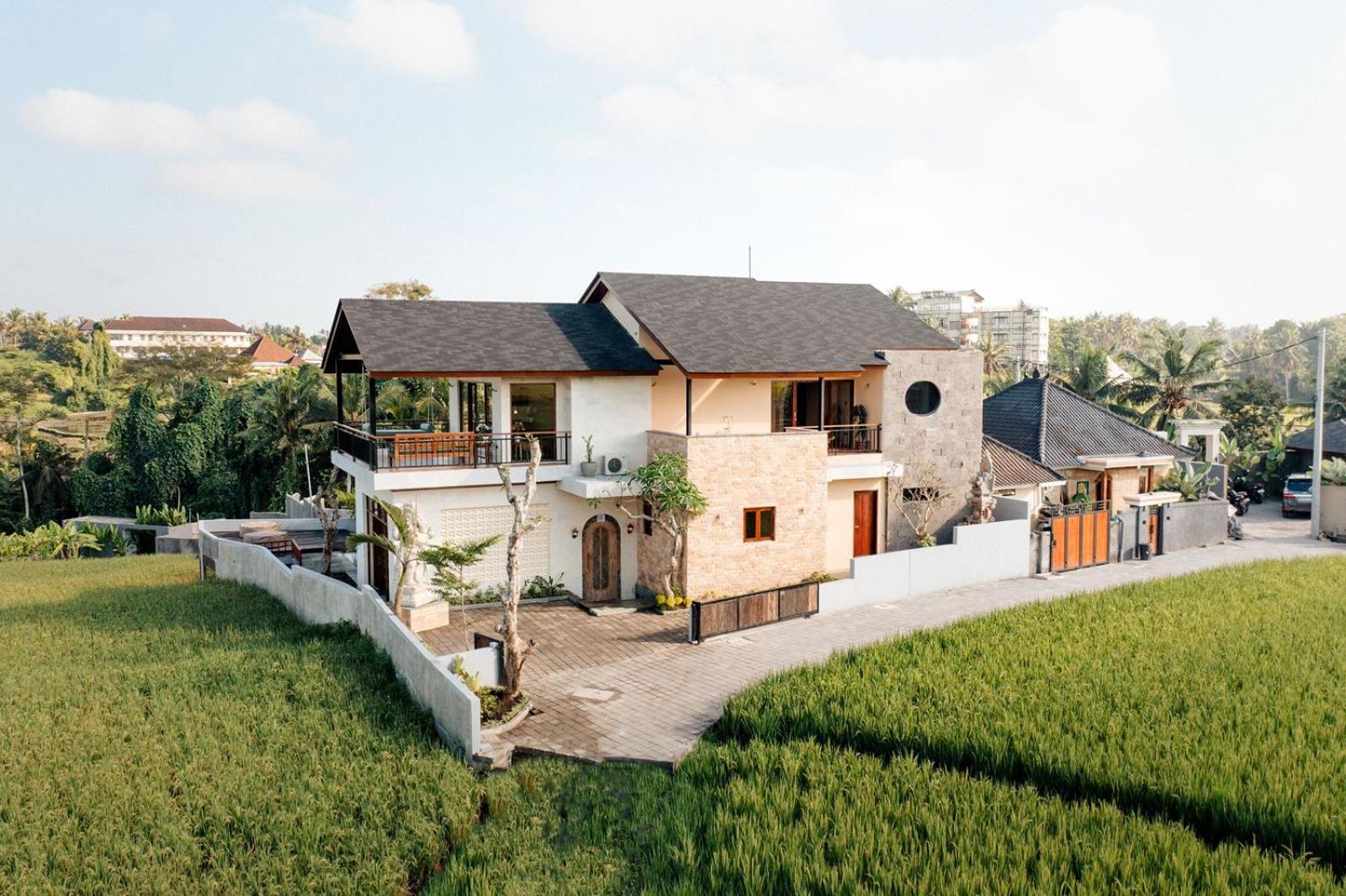 Kari Senja Luxury Villa view 4