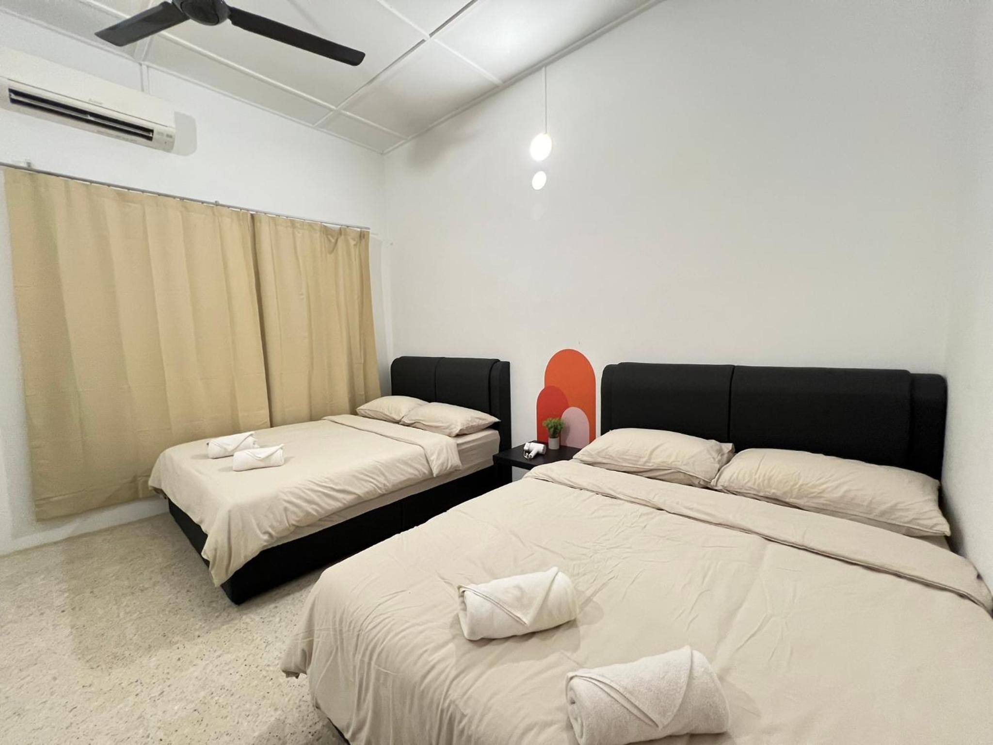 Cozy 10Pax 3BR Near TCempedak Beach, Netflix photo 7