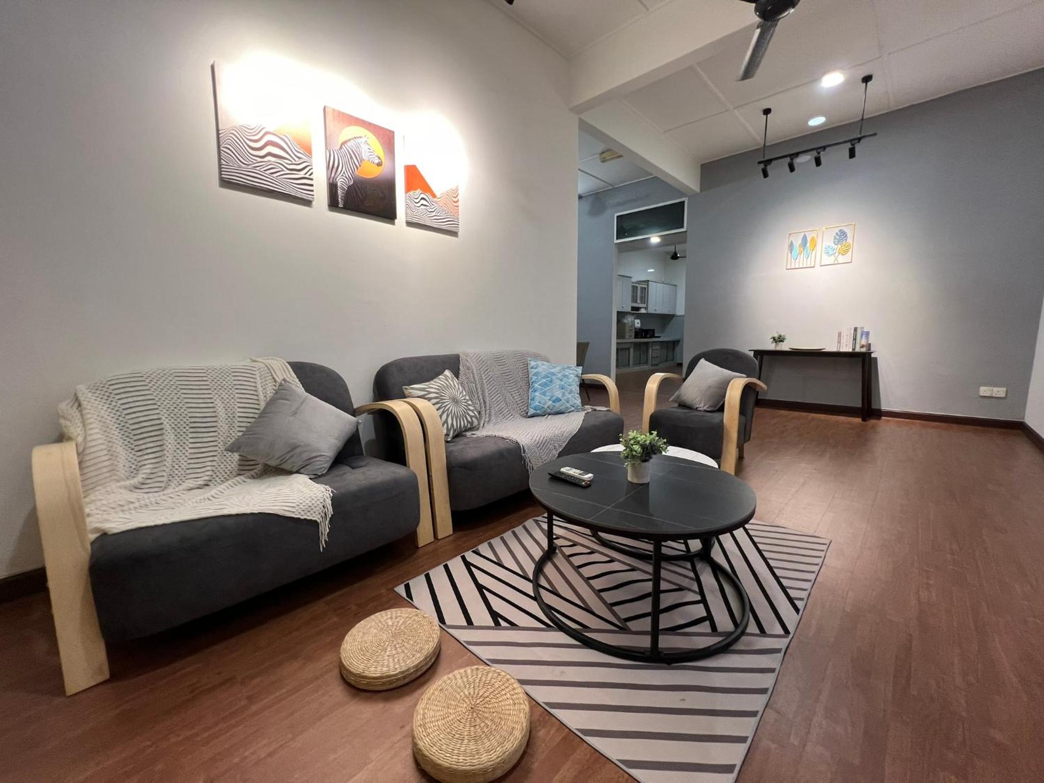 Cozy 10Pax 3BR Near TCempedak Beach, Netflix photo 8