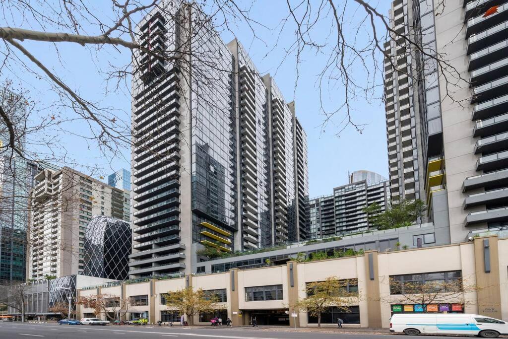 Amaya-Modern Southbank Living-Close to Crown & Yarra River