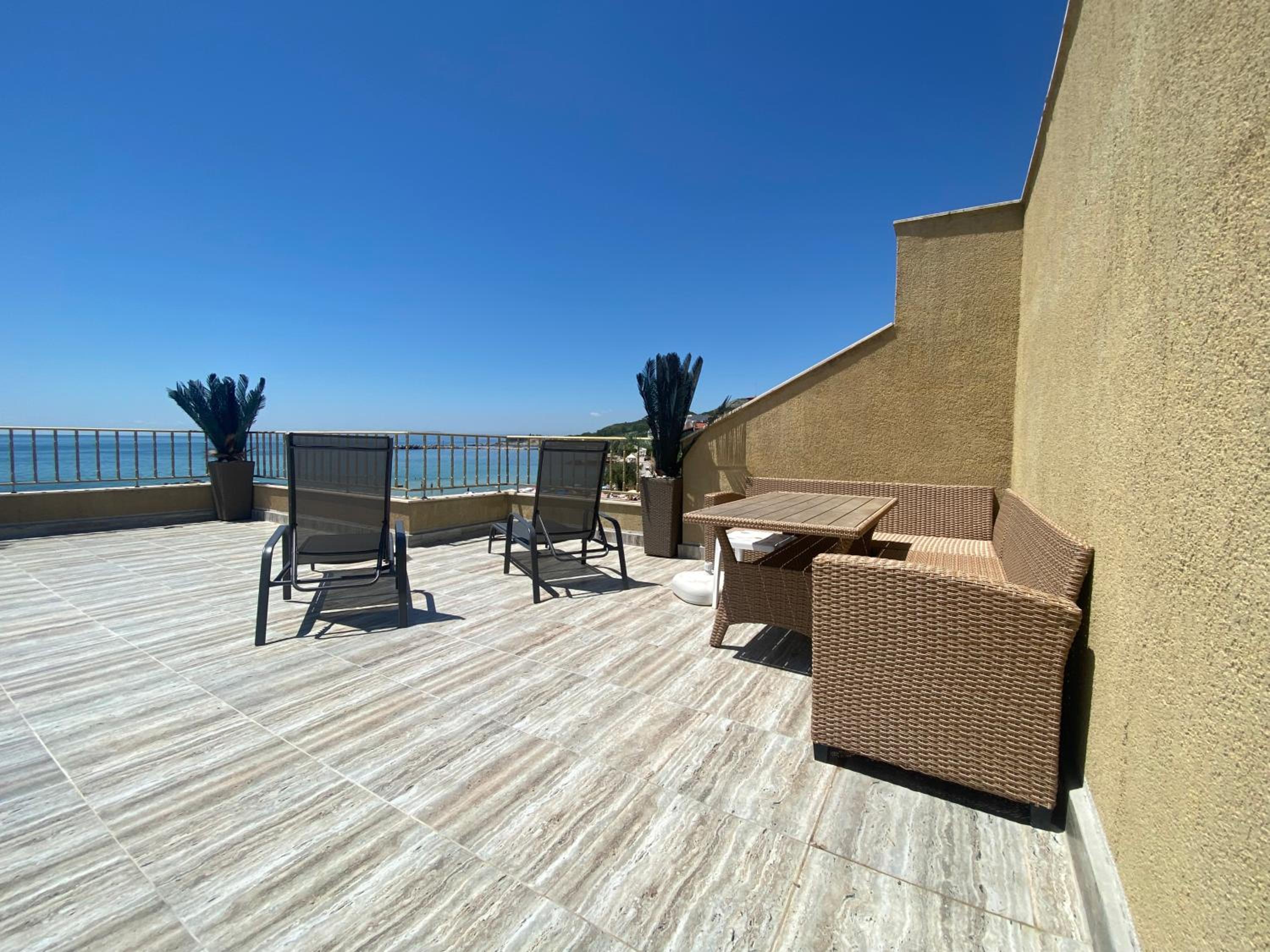 First Line On The Beach Cosy Sea Paradise Apartments