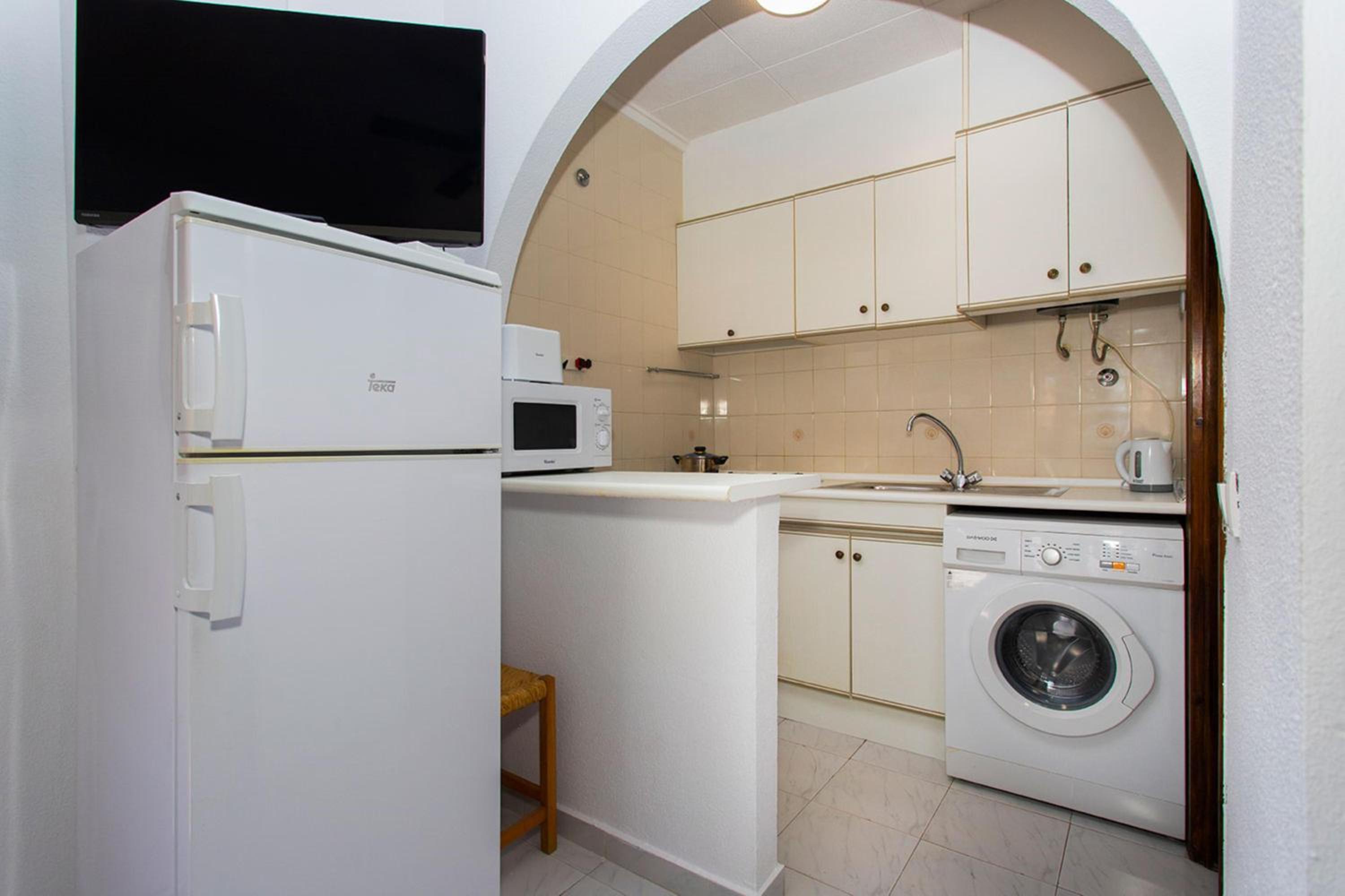 Perseo en Torrevieja — kitchen