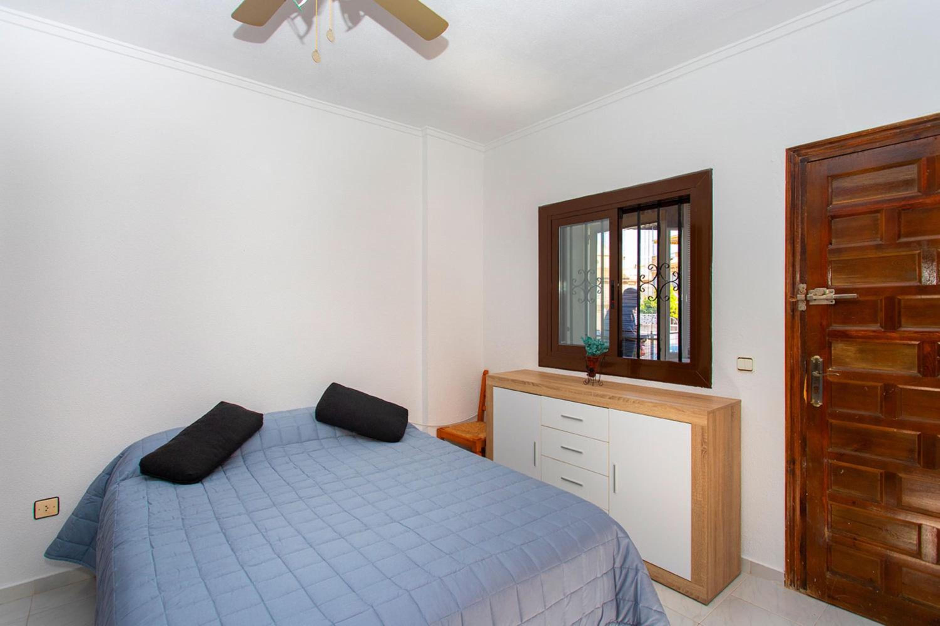Perseo en Torrevieja — hotel room